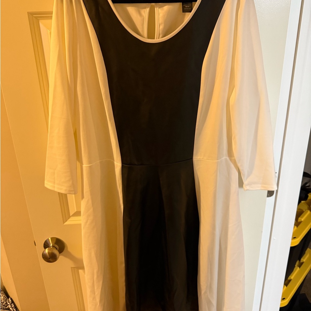 Ashley Stewart Black and White Long Sleeve Dress